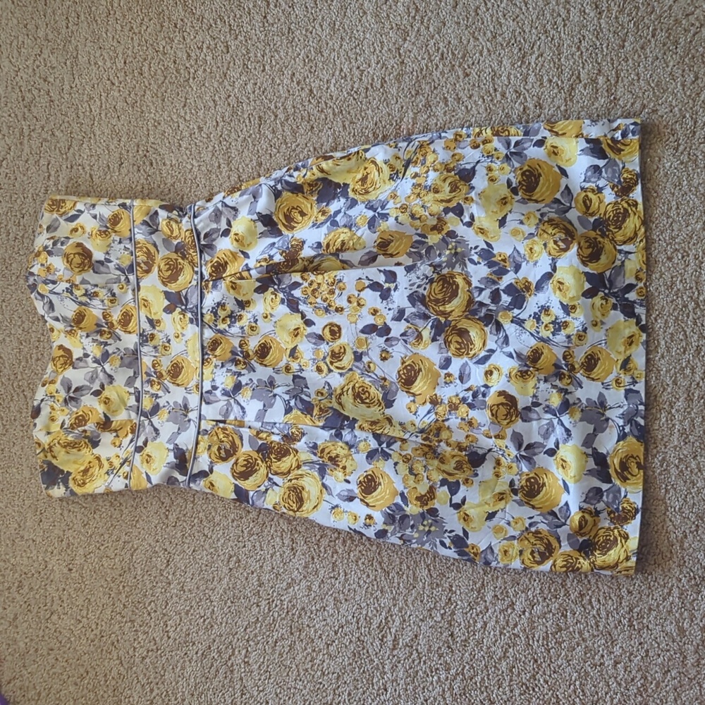 Yellow rose dress